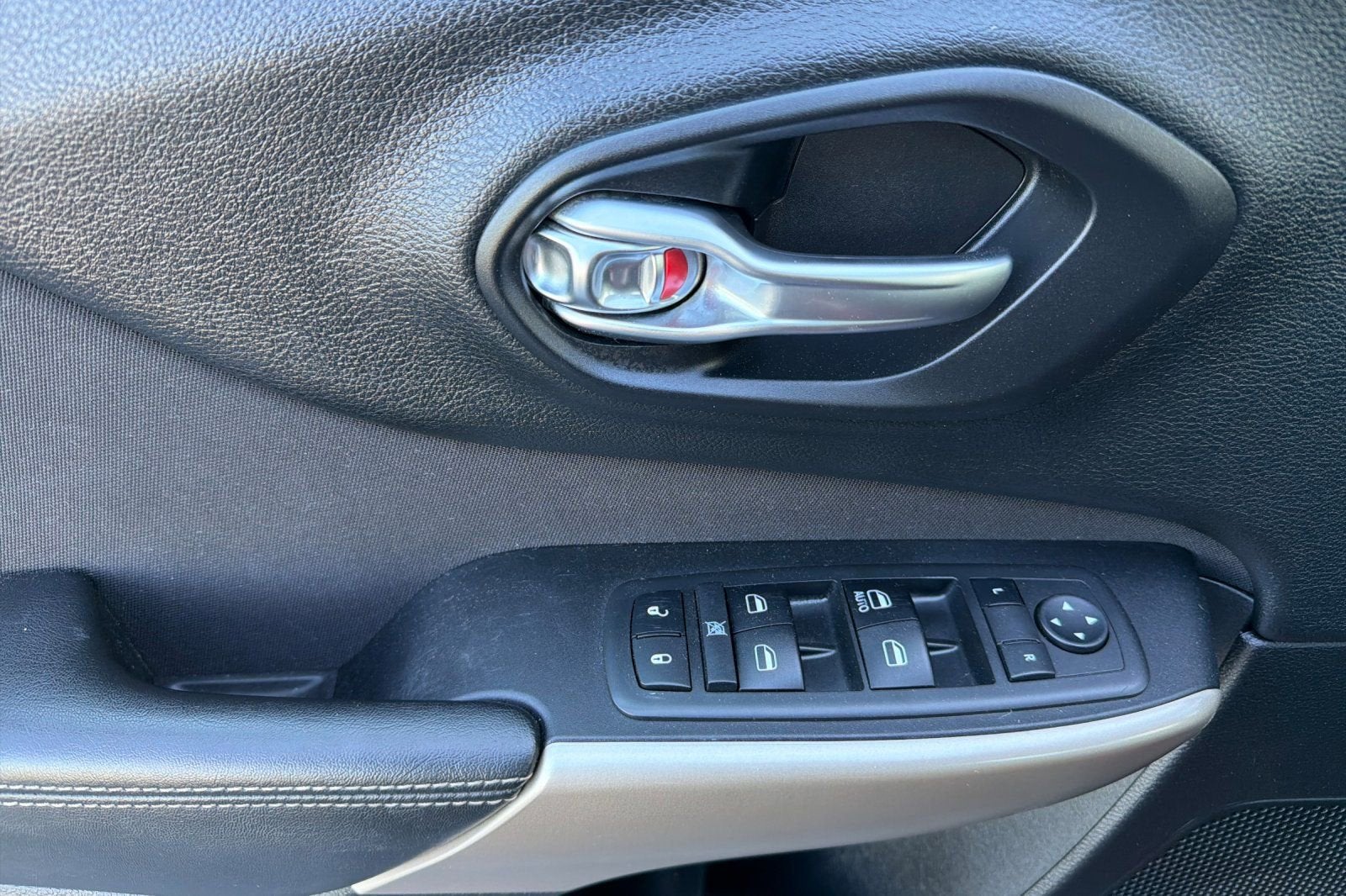 2017 Jeep Cherokee Sport