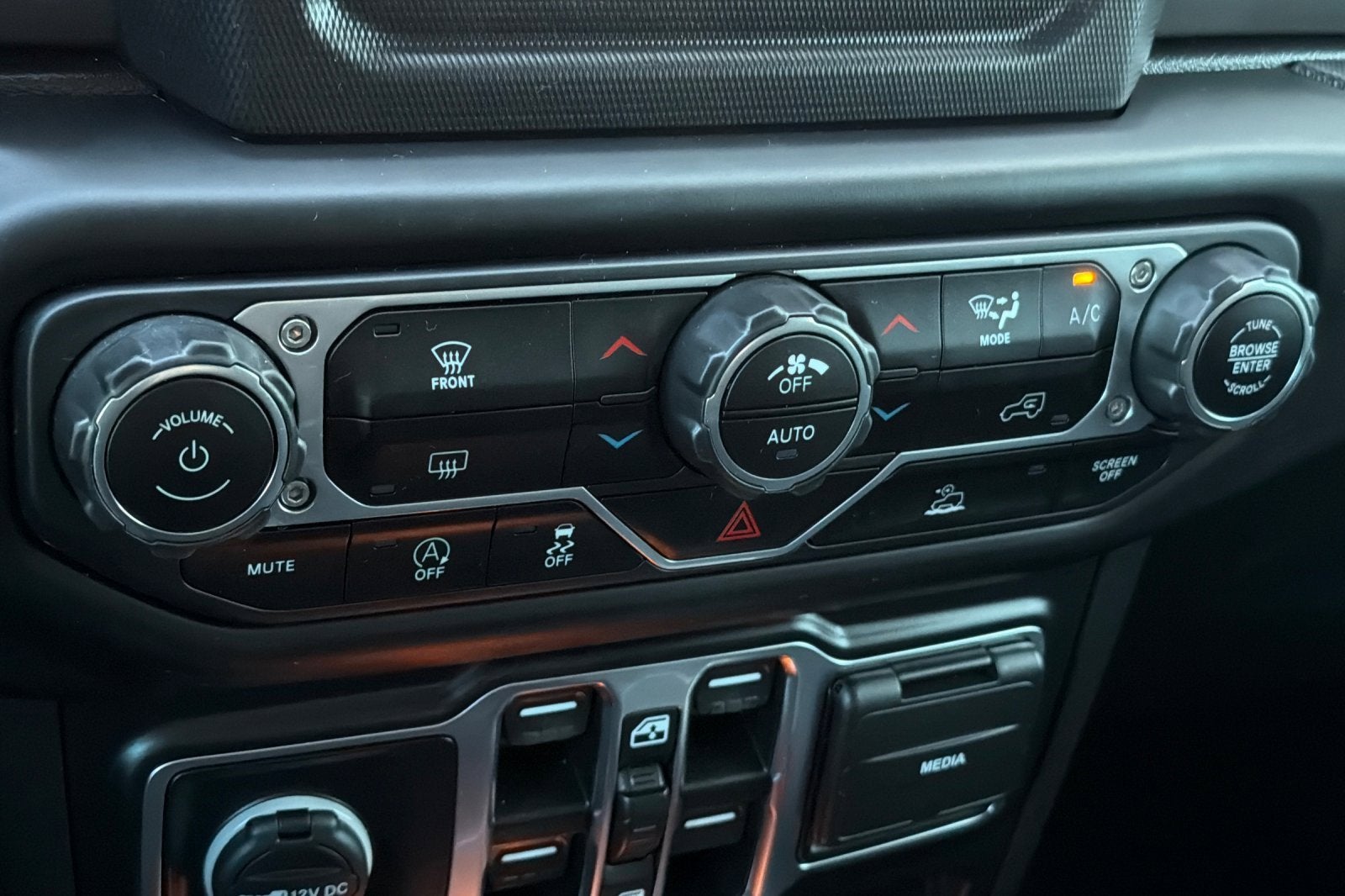 2022 Jeep Gladiator Sport S