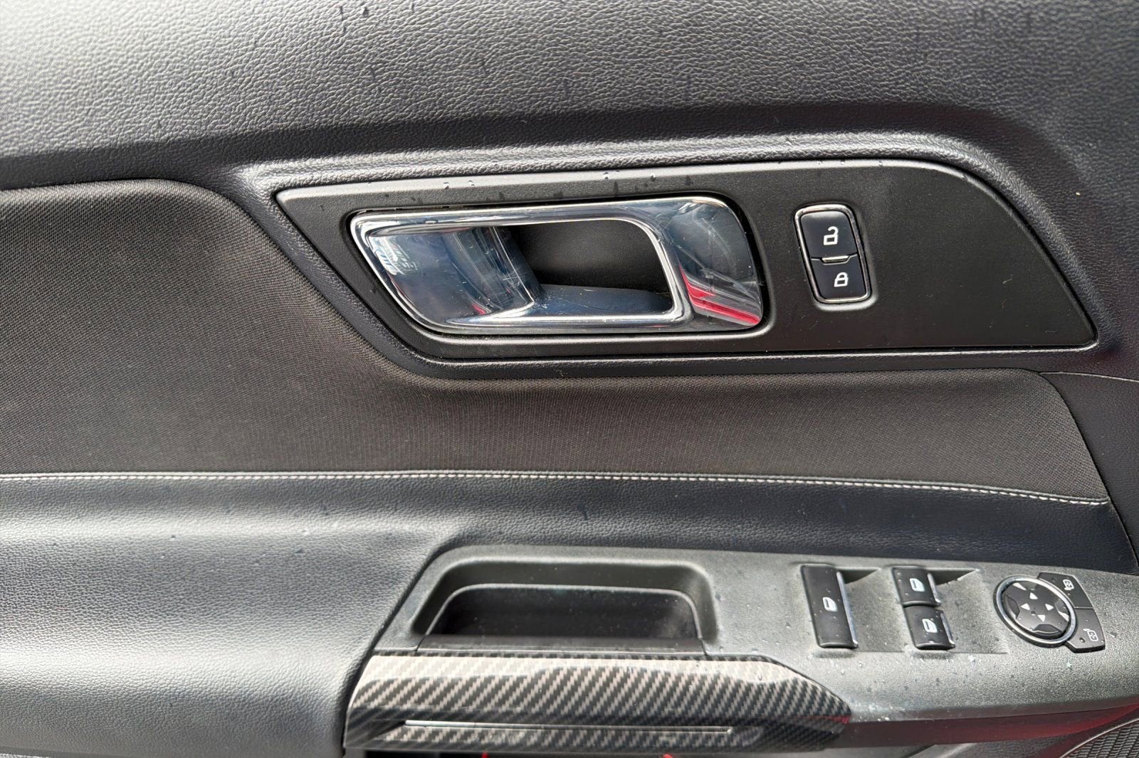 2016 Ford Mustang V6