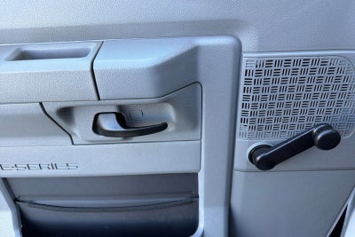 2011 Ford Econoline Commercial Cuta E-350 SUPER DUTY