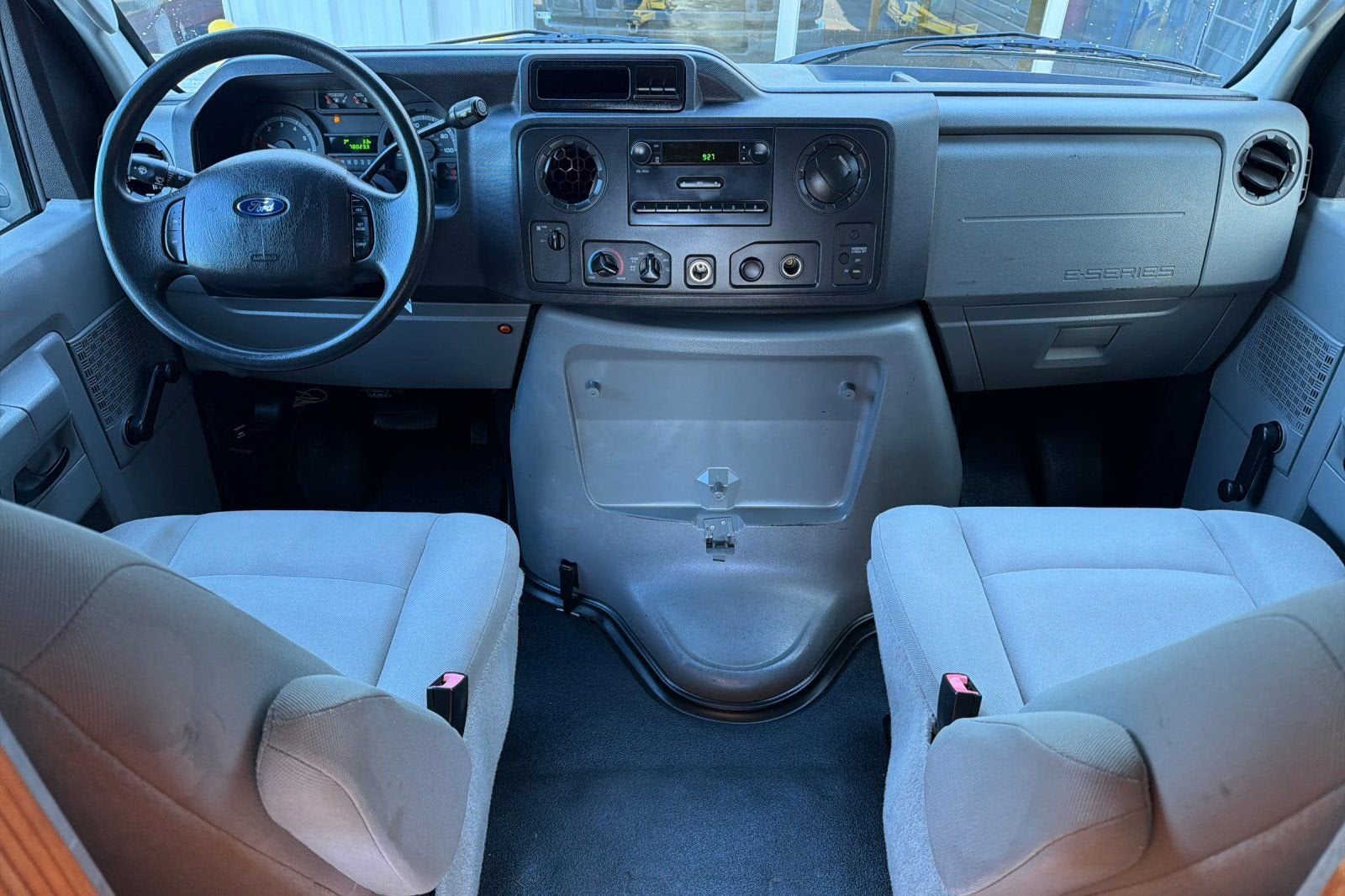 2011 Ford Econoline Commercial Cuta E-350 SUPER DUTY