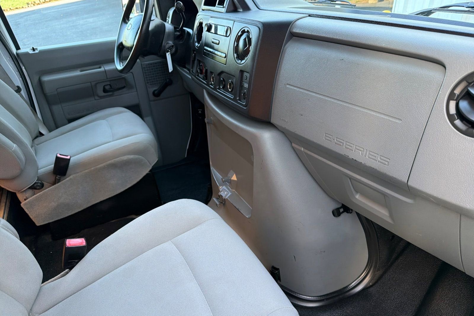 2011 Ford Econoline Commercial Cuta E-350 SUPER DUTY