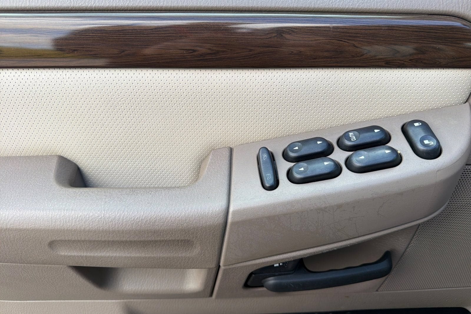 2005 Ford Explorer Eddie Bauer