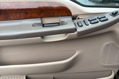 2002 Ford Super Duty F-350 SRW XL