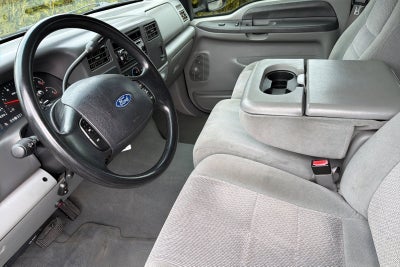 2004 Ford Super Duty F-350 SRW XL