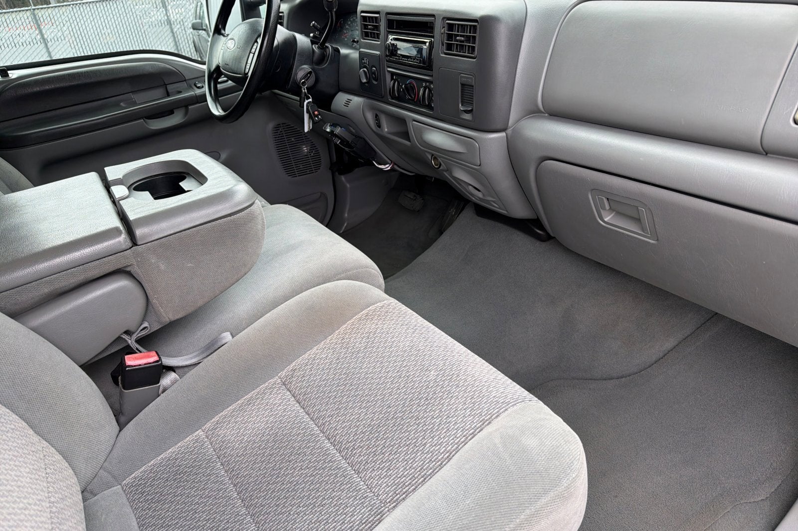 2004 Ford Super Duty F-350 SRW XL