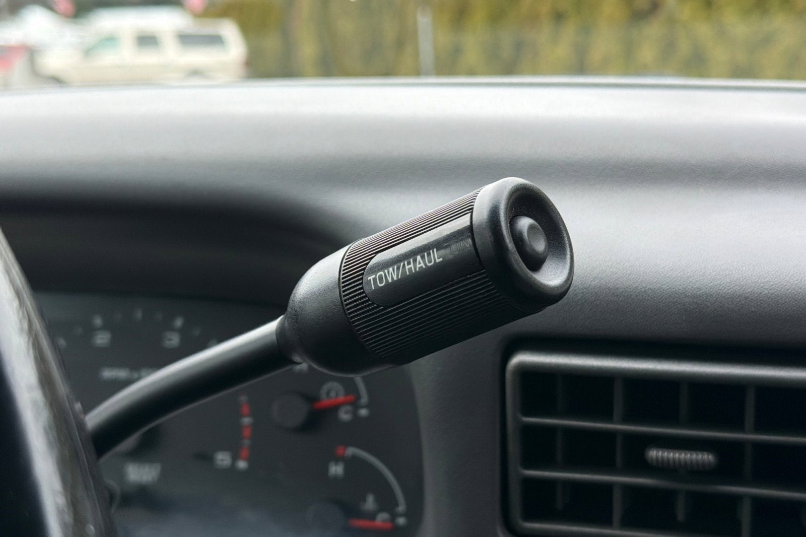 2004 Ford Super Duty F-350 SRW XL