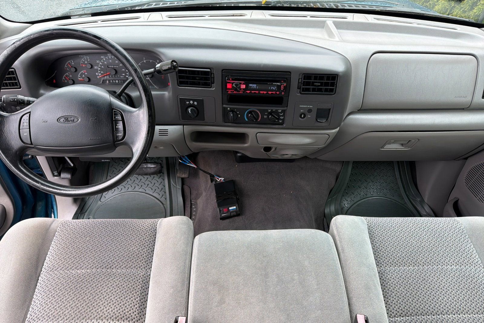 2001 Ford Super Duty F-350 SRW XL