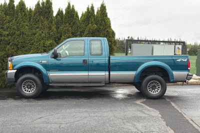 2001 Ford Super Duty F-350 SRW XL