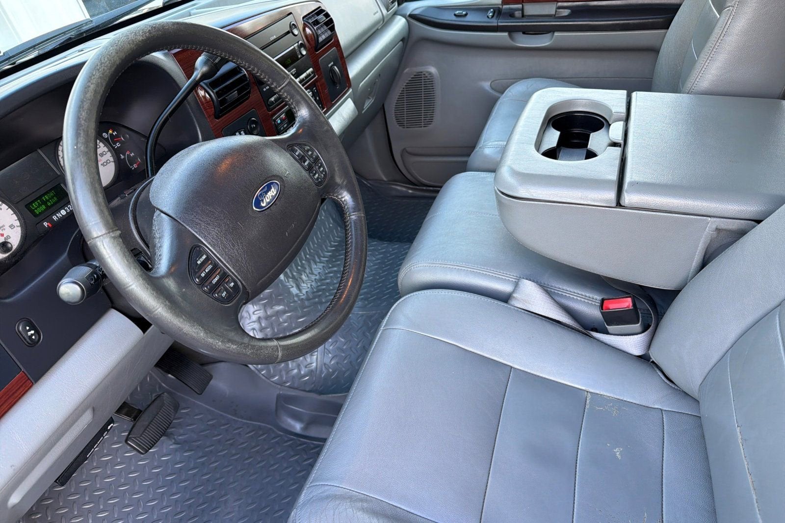 2005 Ford Super Duty F-350 SRW XL