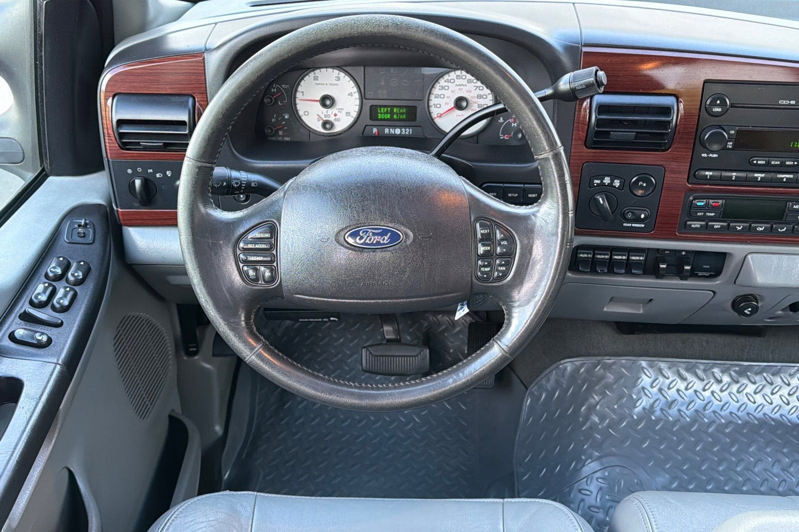 2005 Ford Super Duty F-350 SRW XL