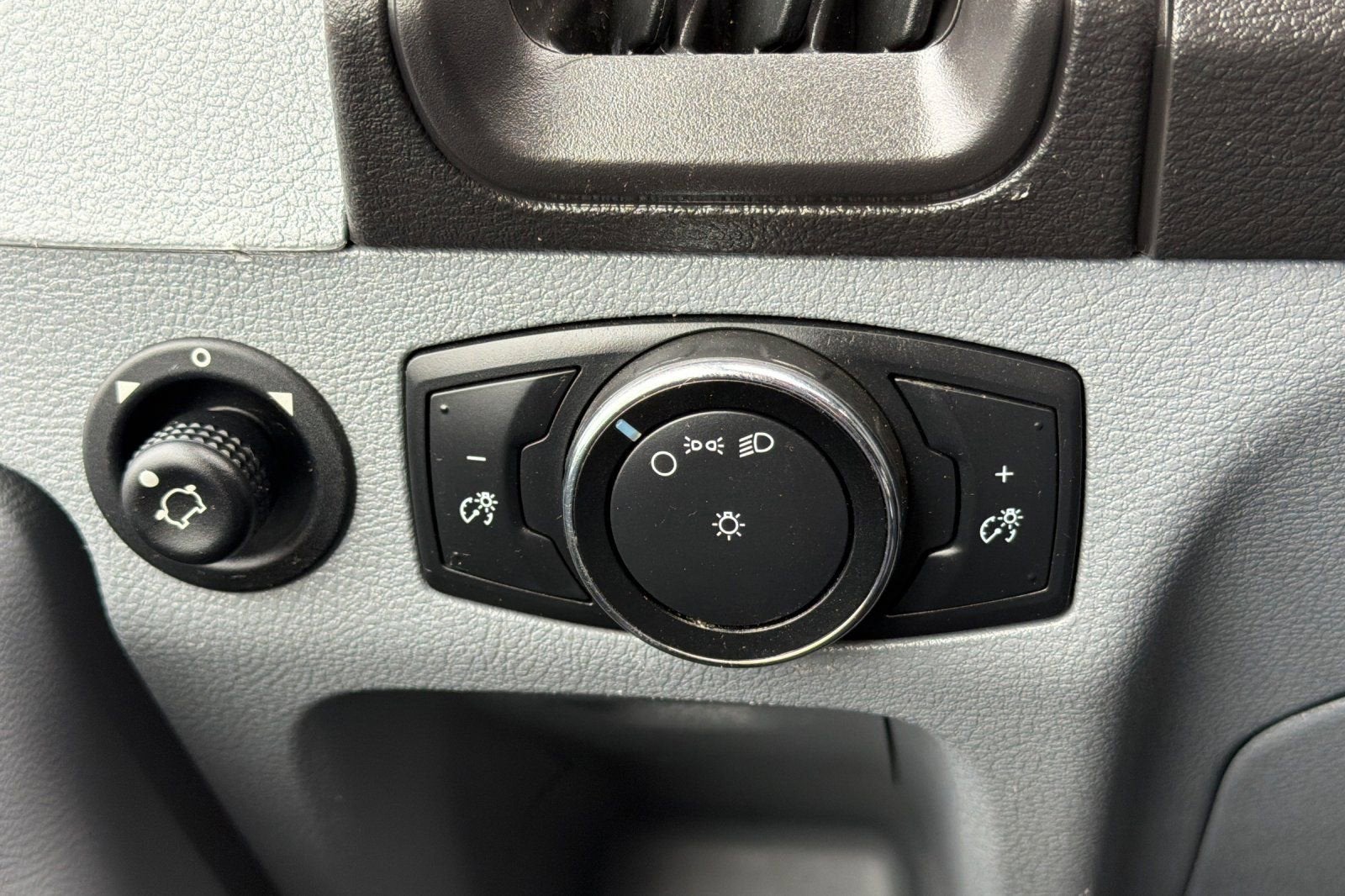 2017 Ford Transit Van T-250 130 LW RF S