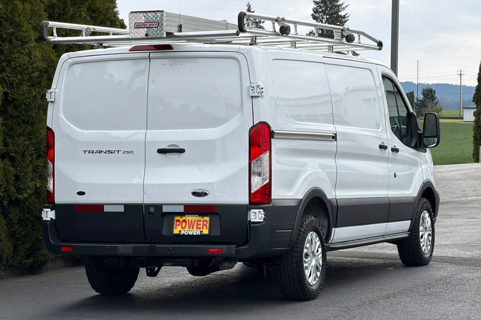 2017 Ford Transit Van T-250 130 LW RF S