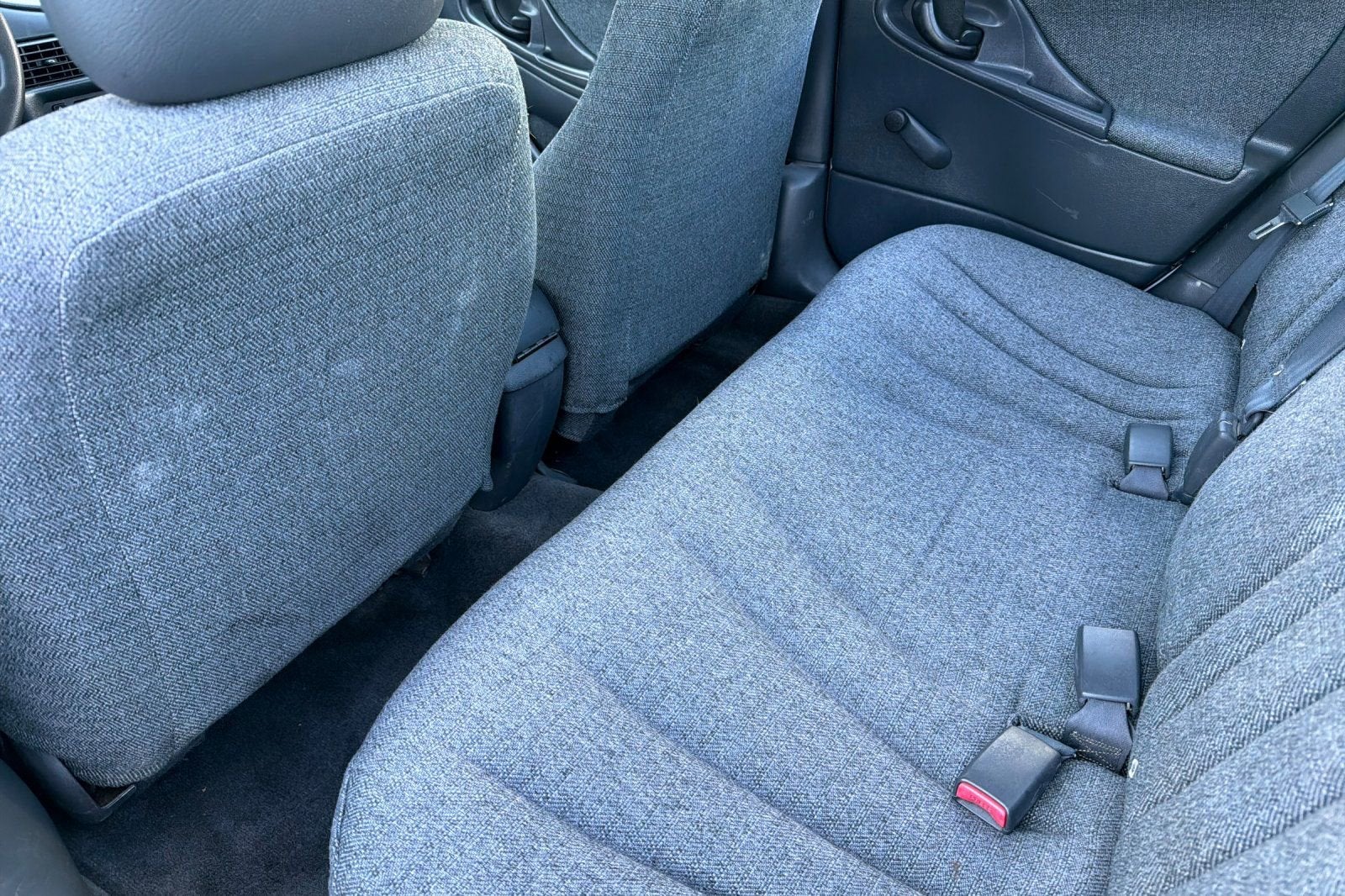 2004 Chevrolet Cavalier Base