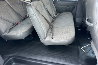 2023 Chevrolet Express Passenger 3500 1LS