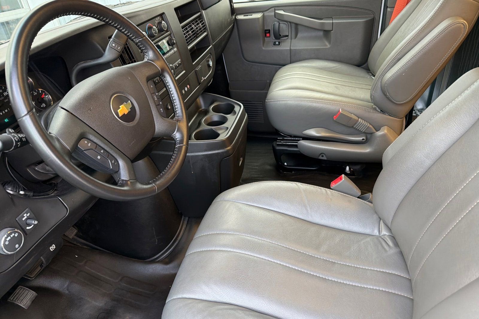 2023 Chevrolet Express Cutaway 3500 1WT