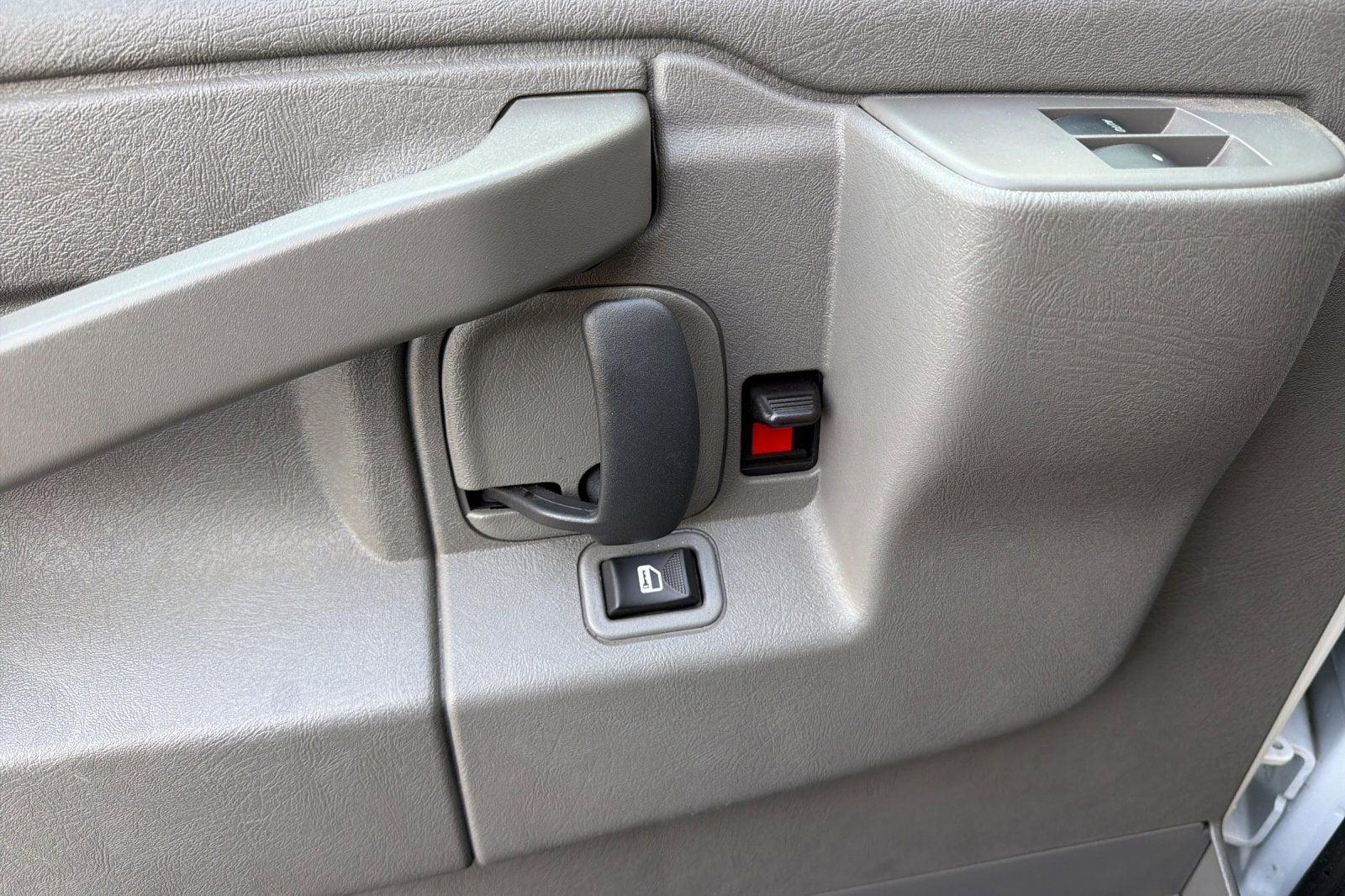 2023 Chevrolet Express Cutaway 3500 1WT