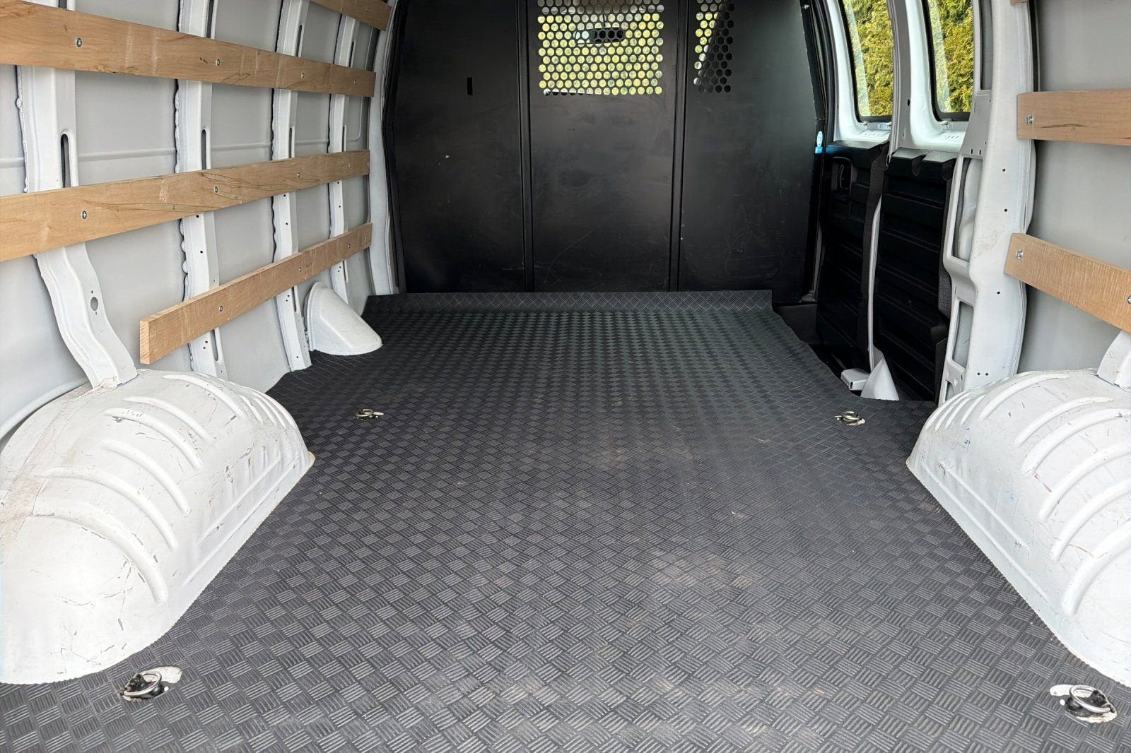 2024 Chevrolet Express Cargo 2500 WT