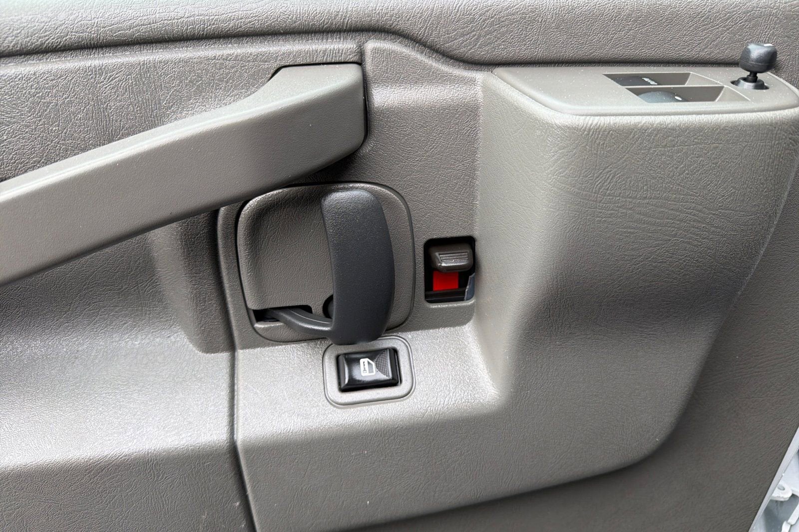 2024 Chevrolet Express Cargo 2500 WT