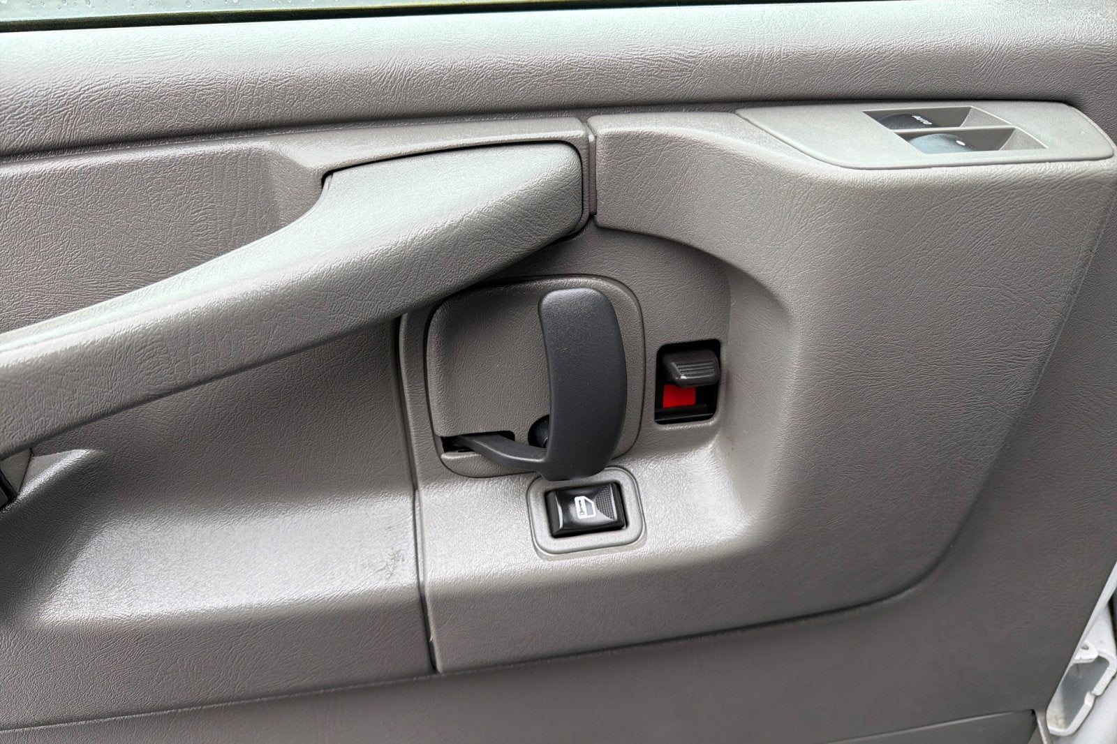 2015 Chevrolet Express Cargo 2500 2500 RWD 135"