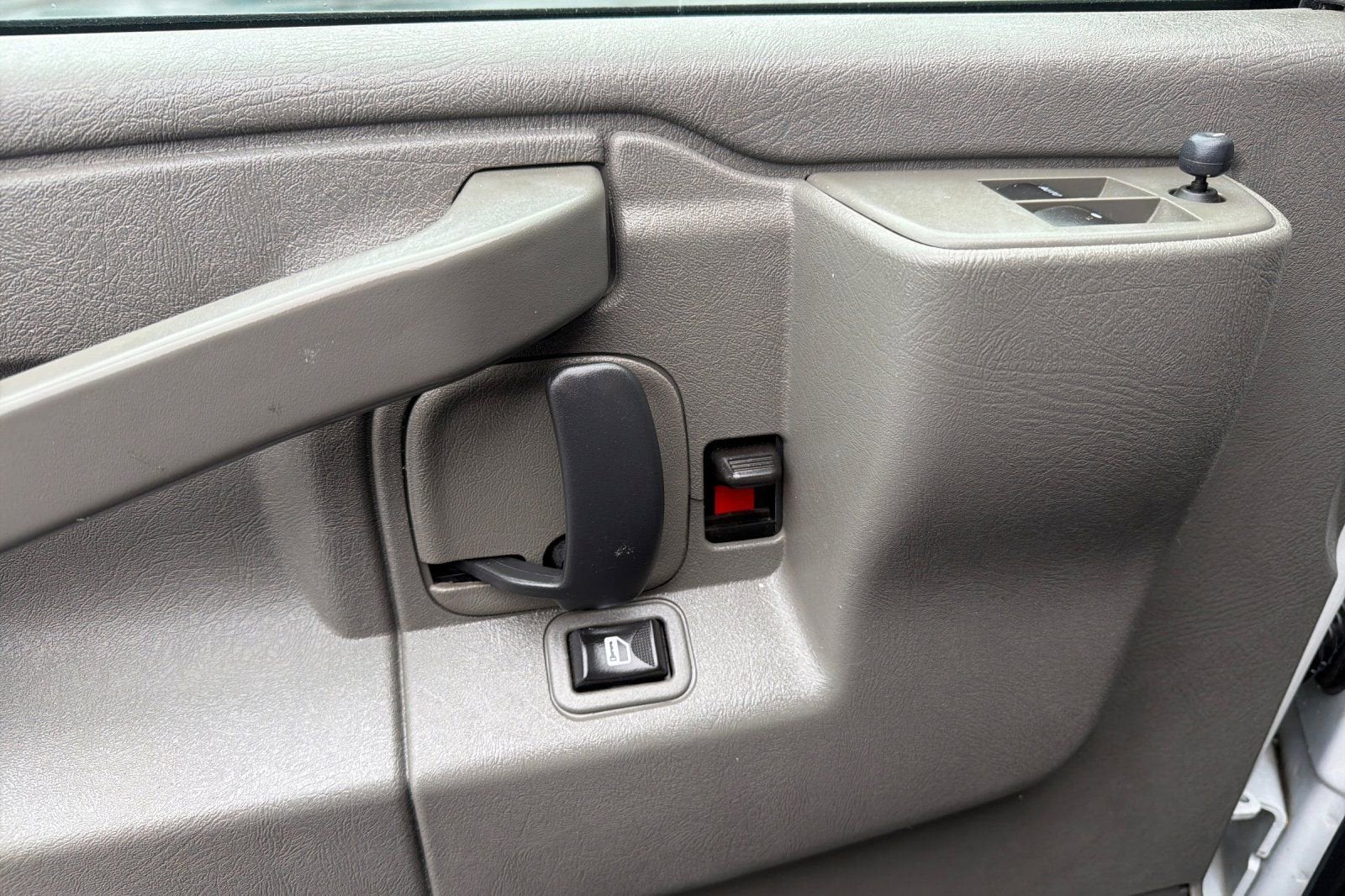 2017 Chevrolet Express Cargo 3500 3500 RWD 135"