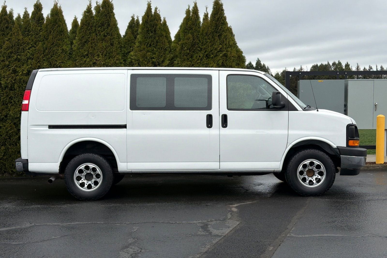 2017 Chevrolet Express Cargo 3500 3500 RWD 135"