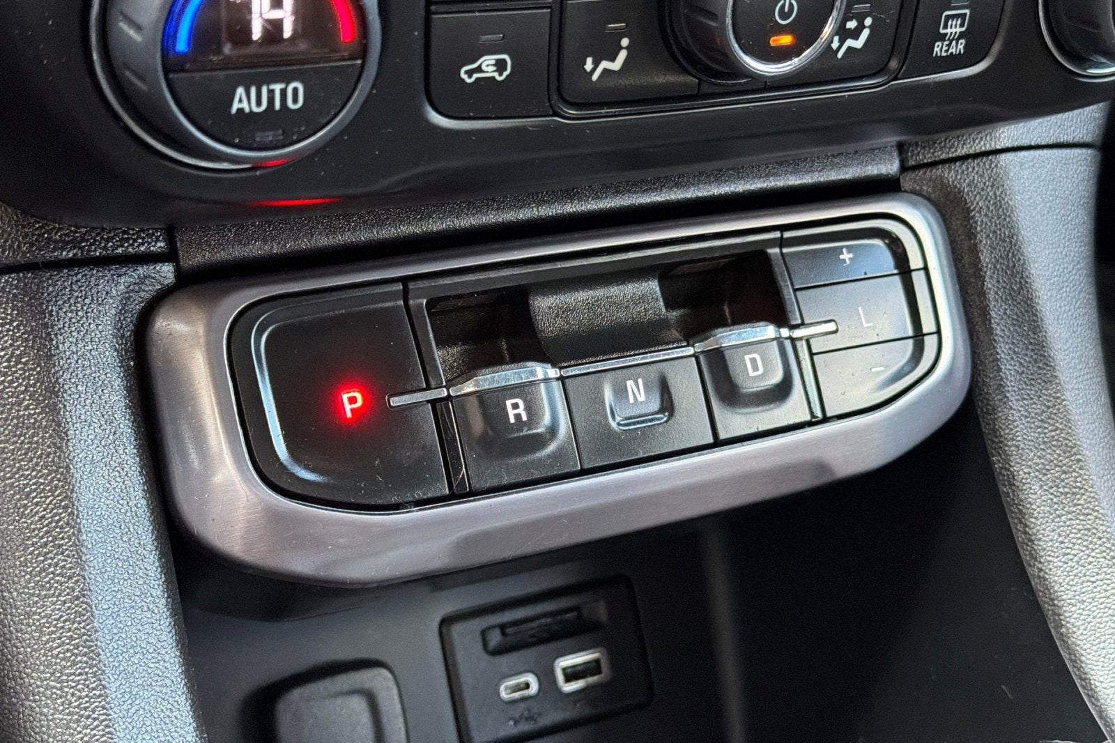 2022 GMC Acadia AT4