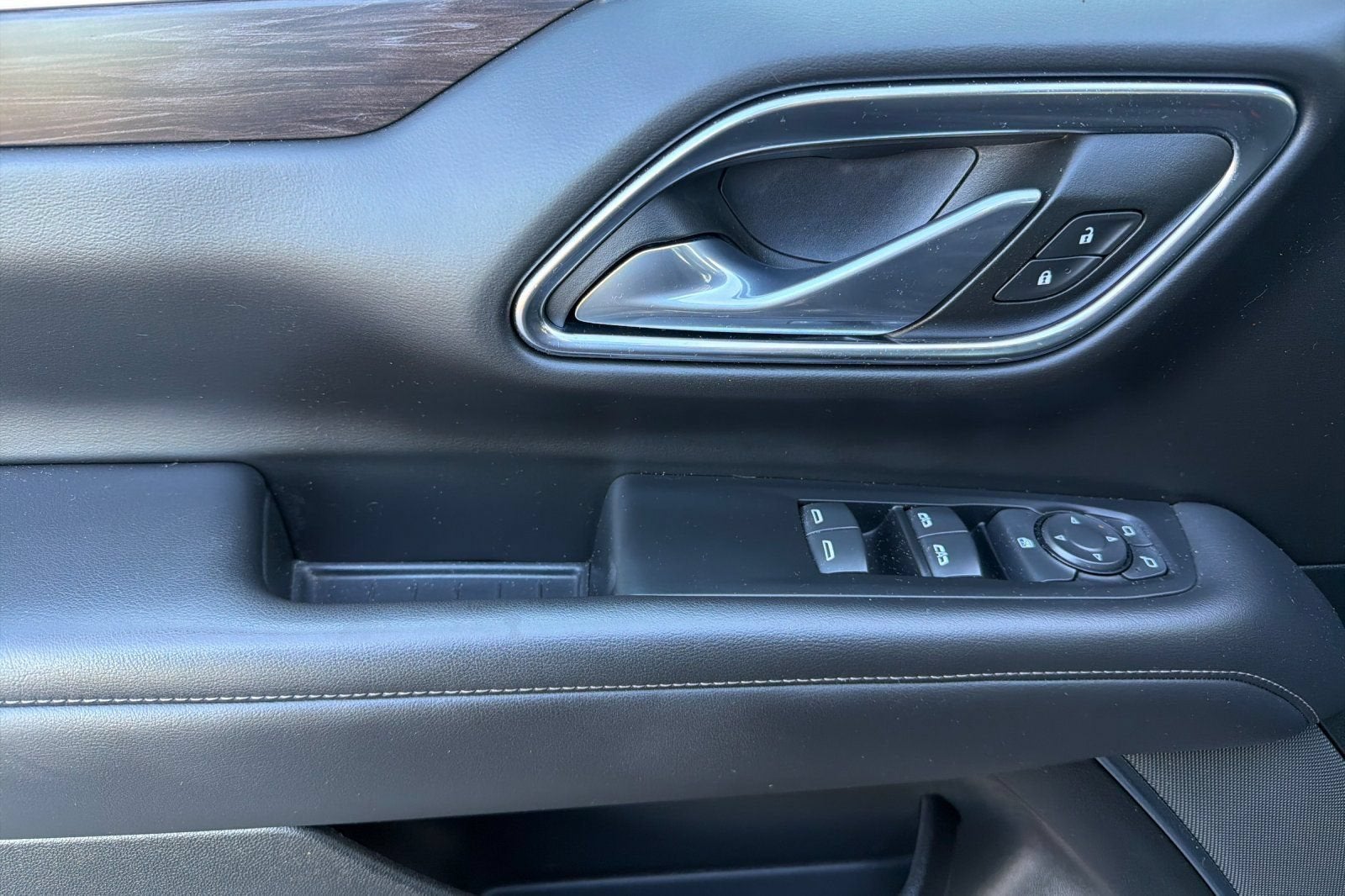 2024 Chevrolet Suburban LS