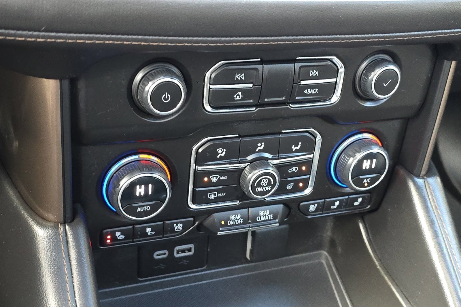 2023 Chevrolet Suburban High Country