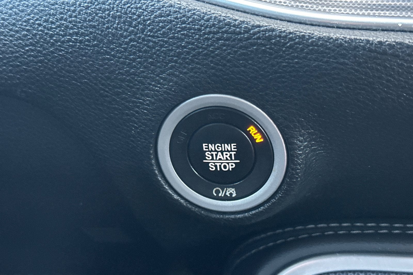 2017 Dodge Challenger SXT Plus