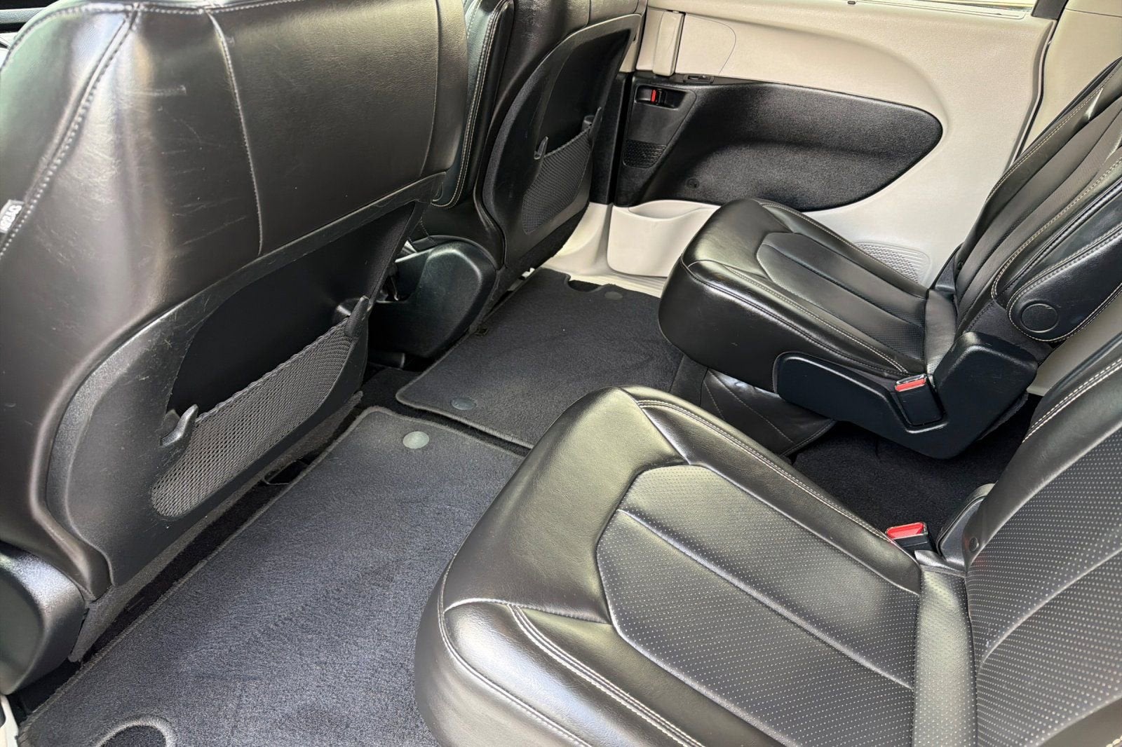 2020 Chrysler Voyager LXI