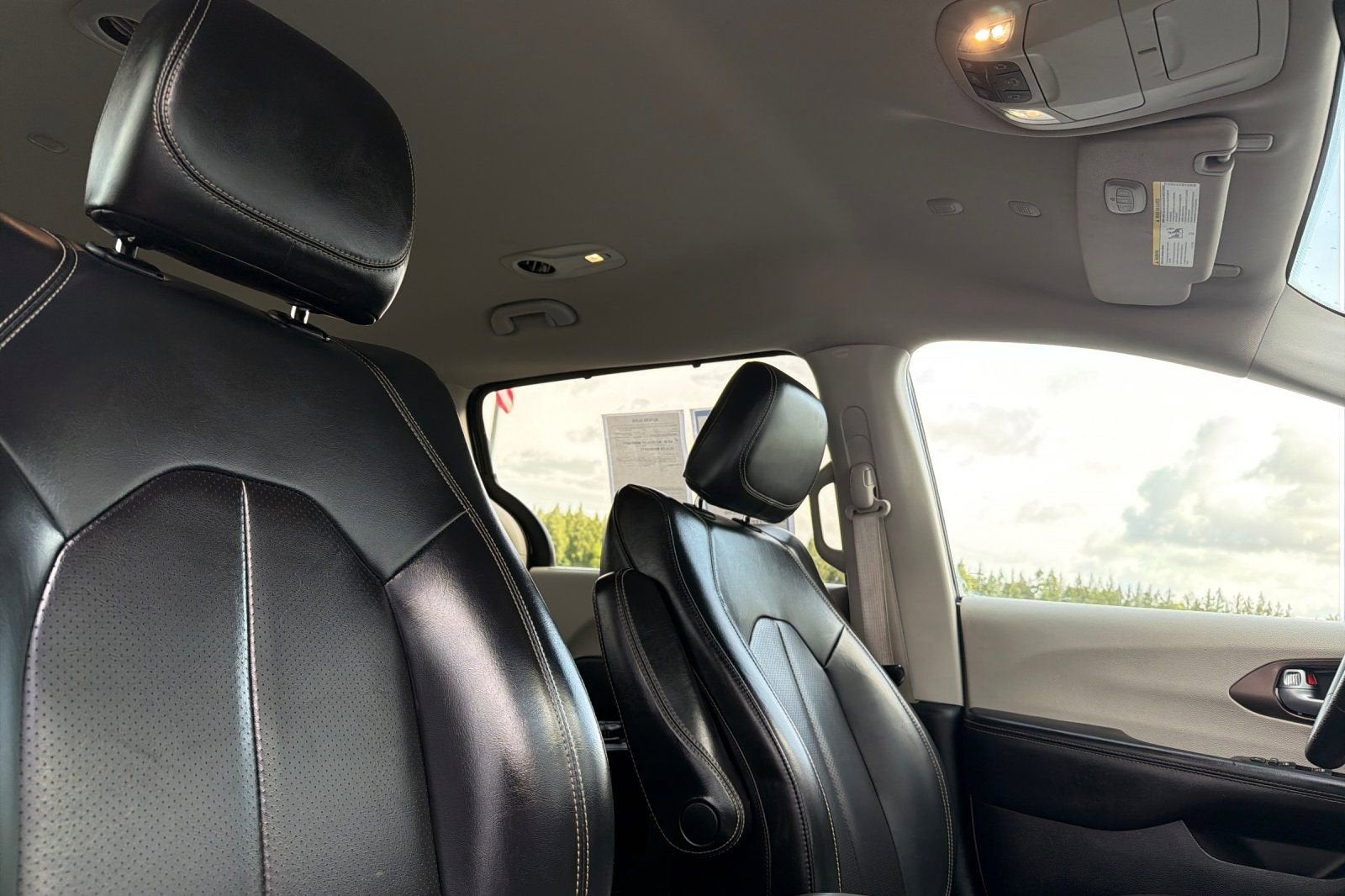 2020 Chrysler Voyager LXI