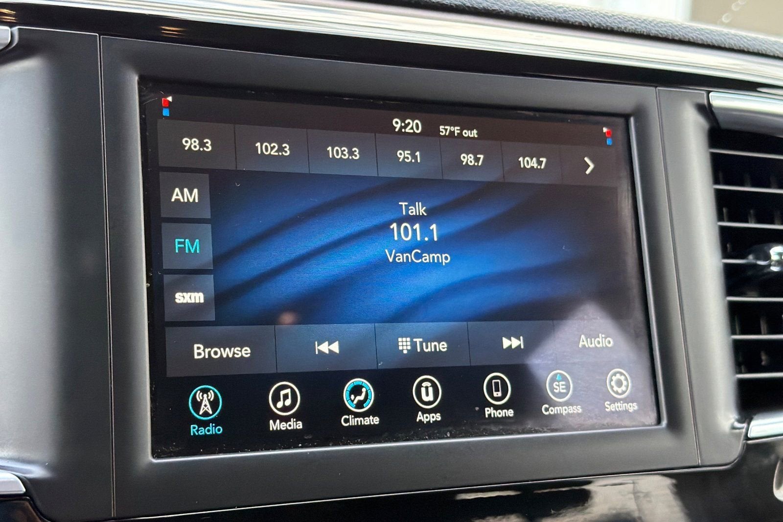 2020 Chrysler Voyager LXI