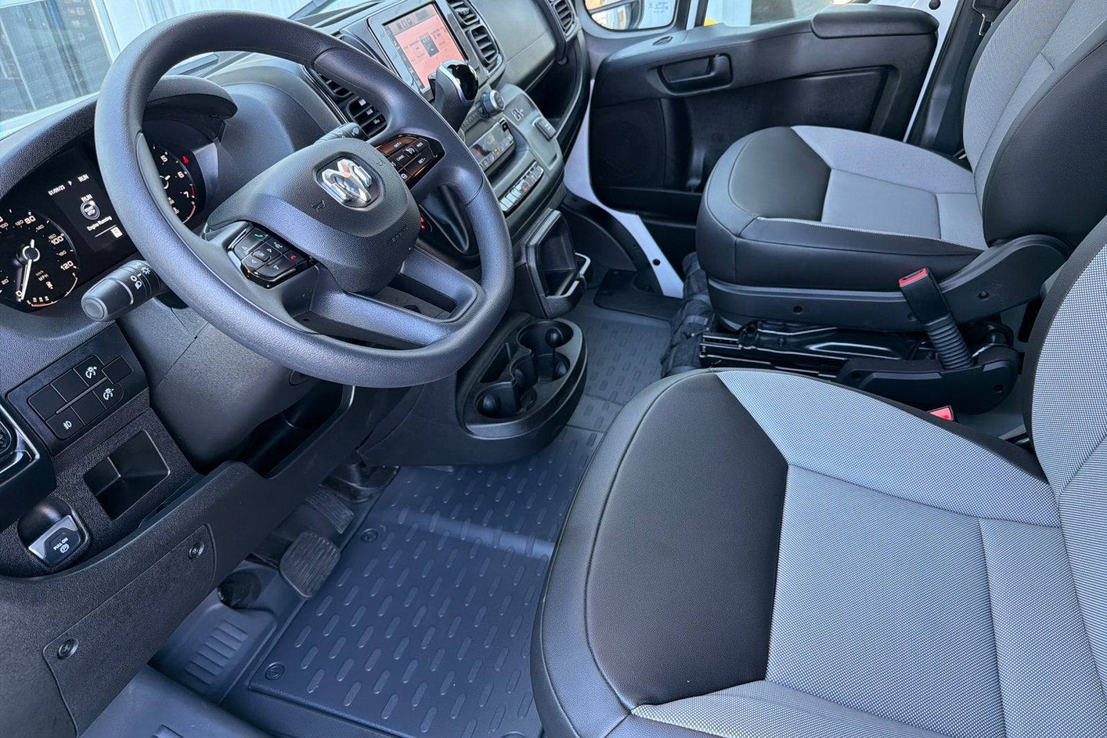 2025 RAM ProMaster Cargo Van Tradesman