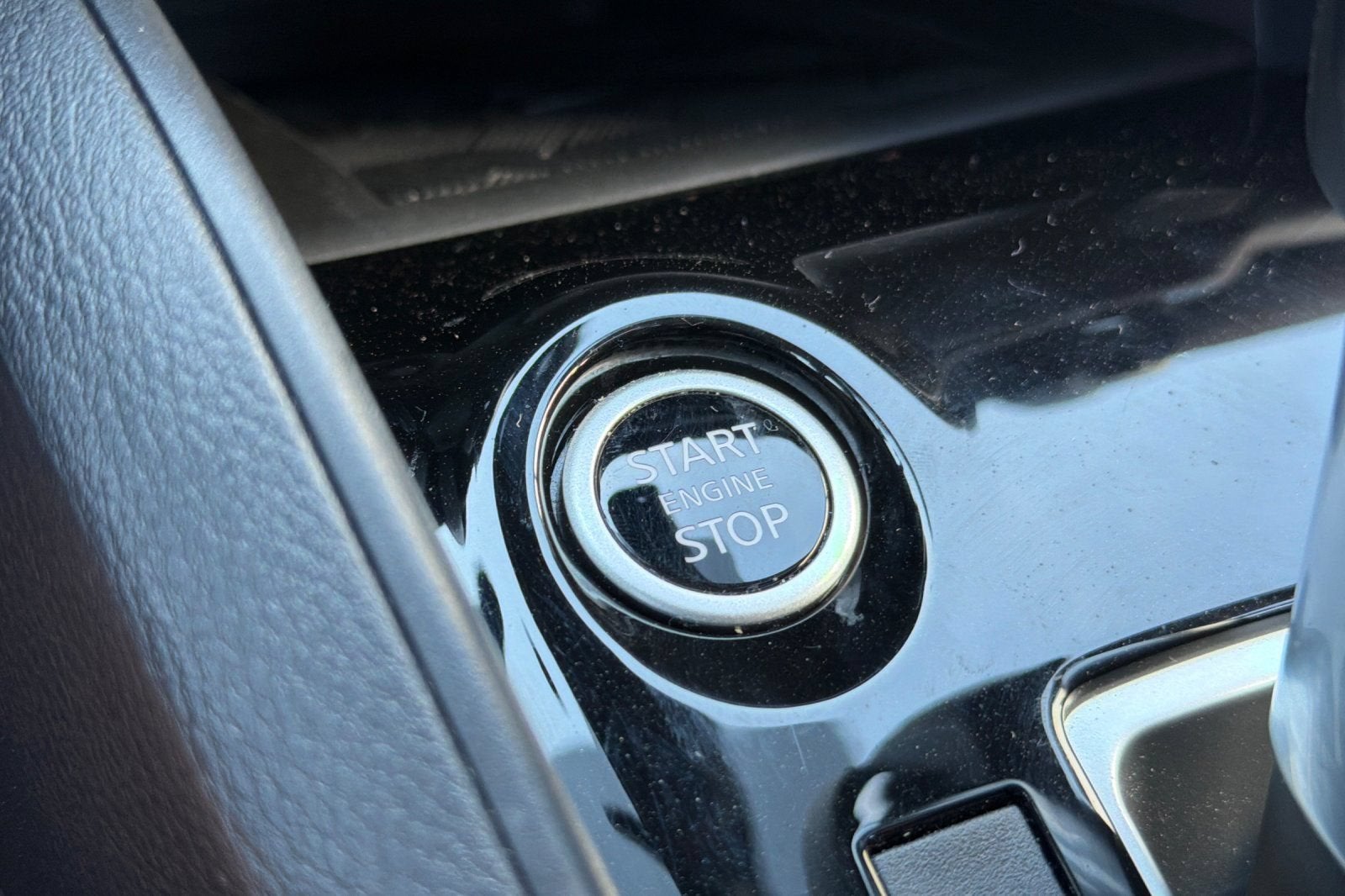 2024 Nissan Versa SR