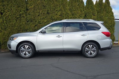 2017 Nissan Pathfinder SV