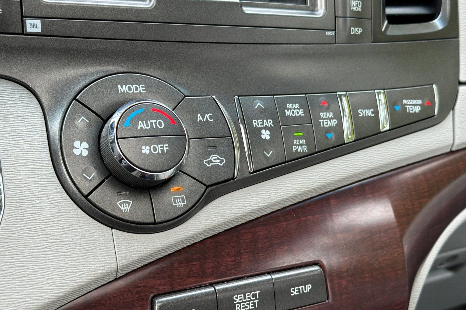 2012 Toyota Sienna XLE AAS