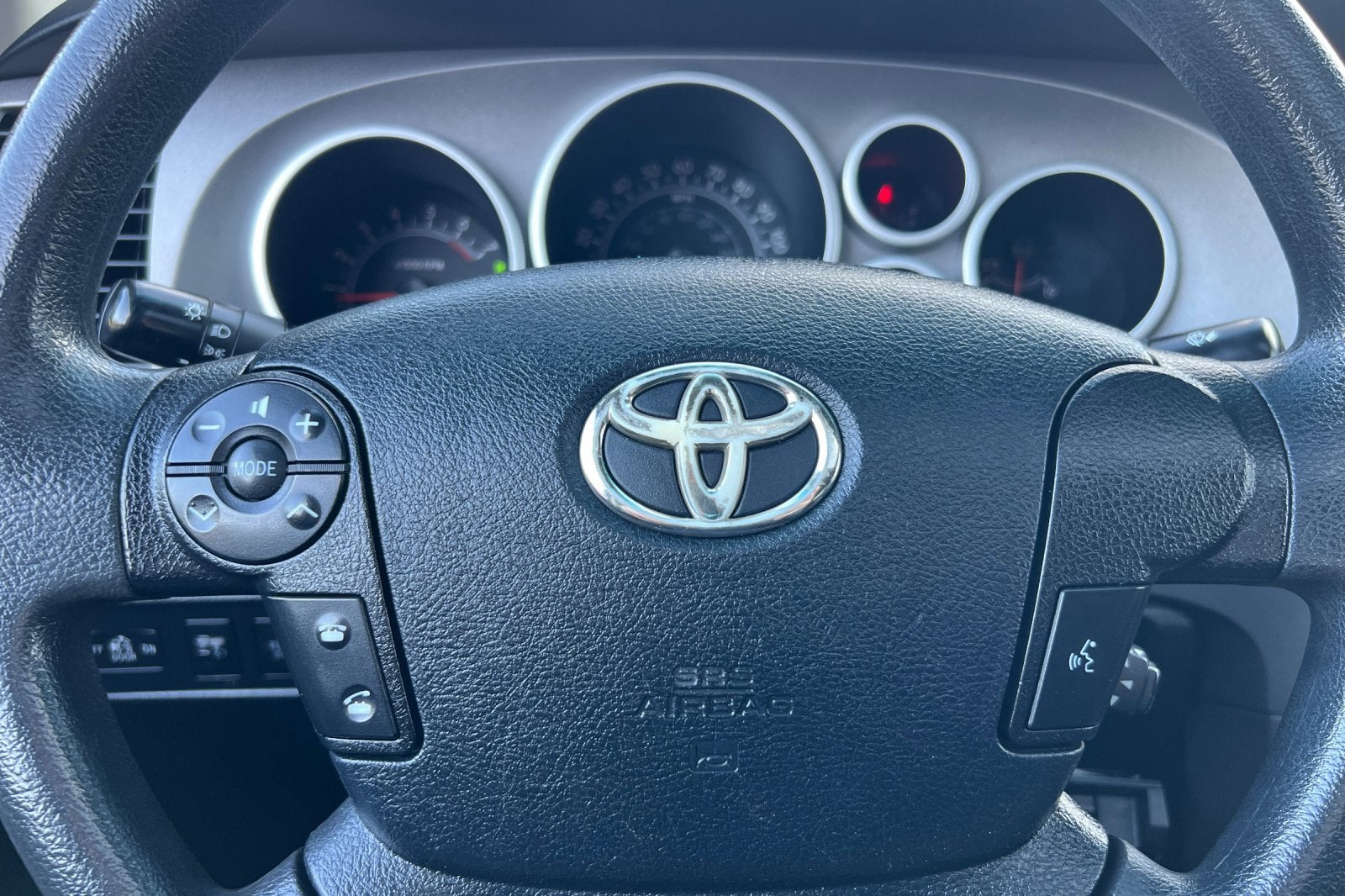 2012 Toyota Tundra 4WD Truck CREW 4WD V8 5.7 G