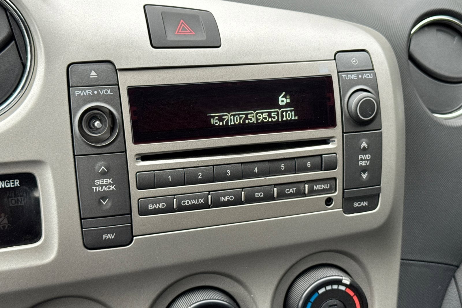 2010 Pontiac Vibe w/1SB