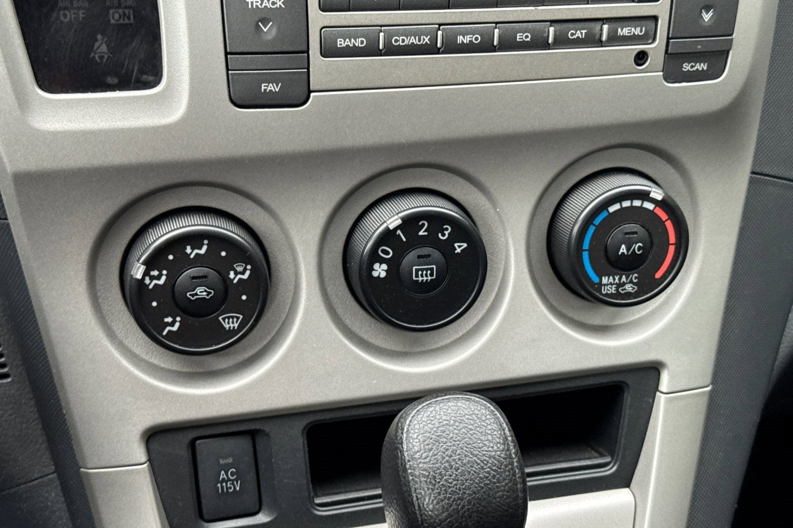 2010 Pontiac Vibe w/1SB