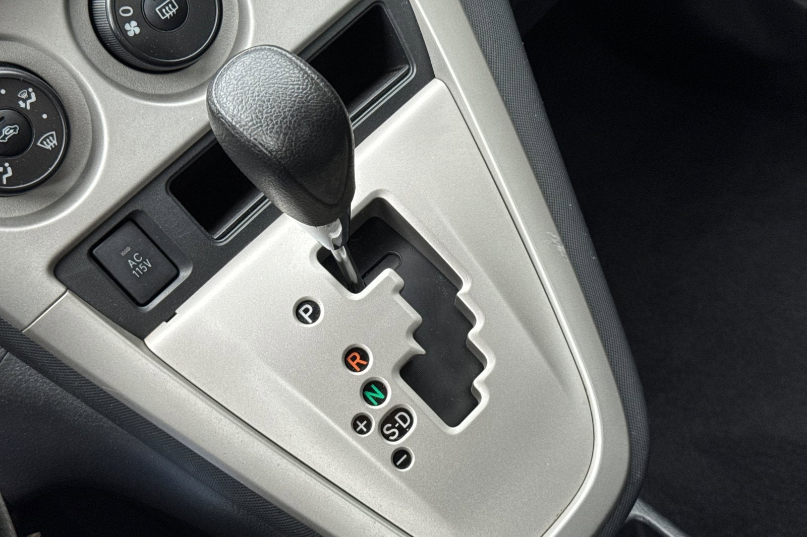 2010 Pontiac Vibe w/1SB