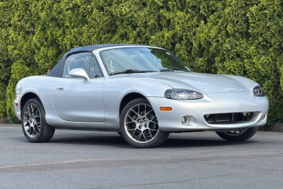 2004 Mazda Mazda MX-5 Miata Cloth