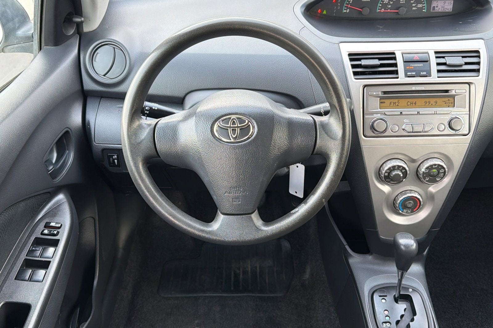 2012 Toyota Yaris 4DR SDN AUTO (NAT