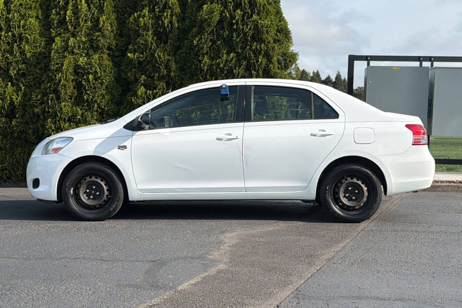 2012 Toyota Yaris 4DR SDN AUTO (NAT