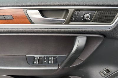 2012 Volkswagen Touareg Sport