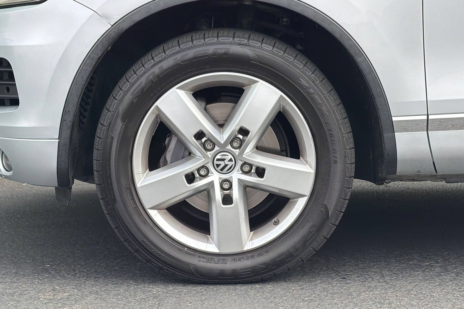 2012 Volkswagen Touareg Sport