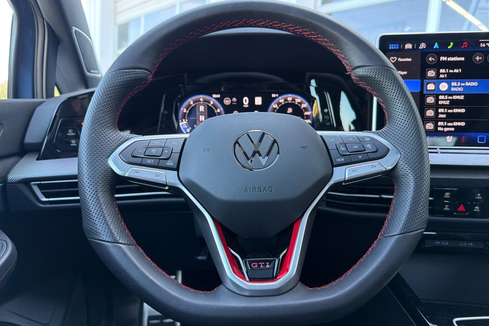 2025 Volkswagen Golf GTI SE