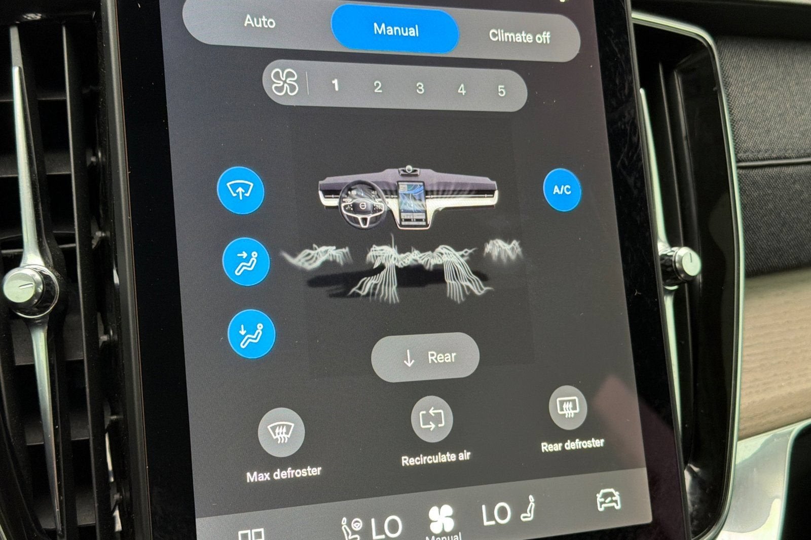 2025 Volvo XC90 Plus