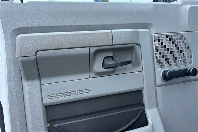 2014 Ford Econoline Commercial Cuta E-350 SUPER DUTY