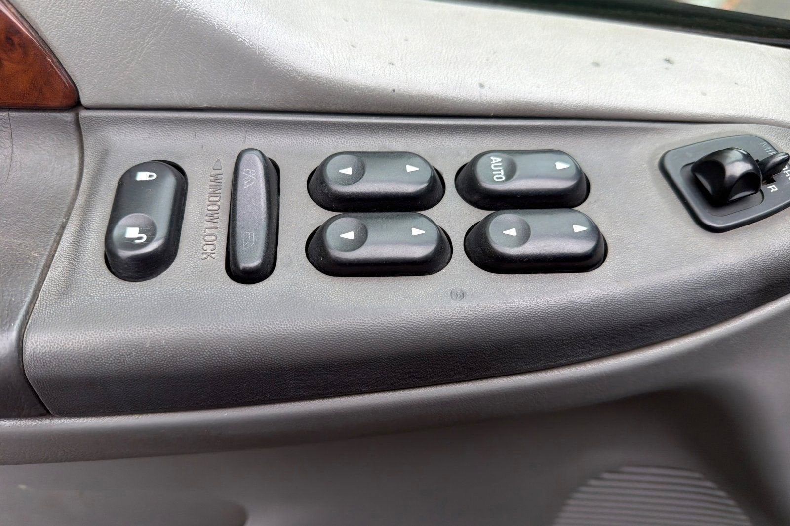 2004 Ford Super Duty F-350 SRW XL